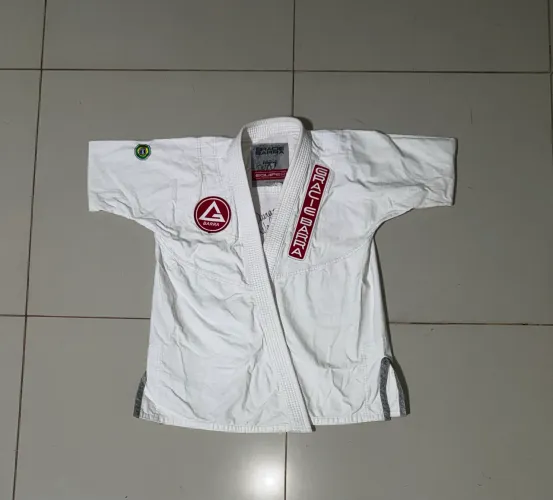 ? KIMONO BRANCO GRACIE BARRA