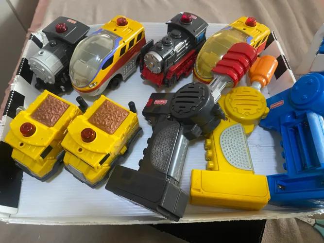 Geotrax Fischer Price trem e caminhões leia 