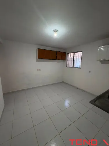 Casa para locação em Sorocaba-SP, no Jardim Nilton Torres: 2 quartos, 1 sala, 1 banheiro, 