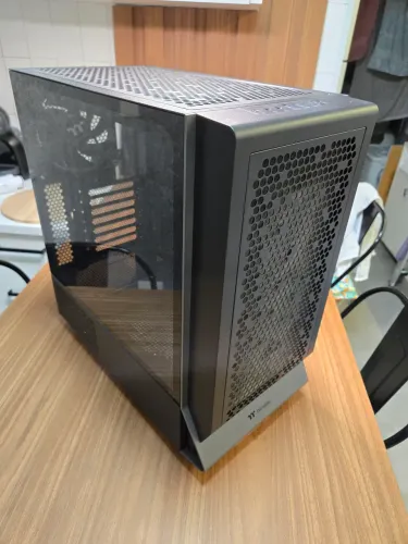 Gabinete Thermaltake Ceres 300