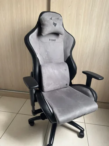 Cadeira Gamer Pichau Omega S Espuma Moldada Braco 3D Preta e Cinza PG-OMGS-BG01