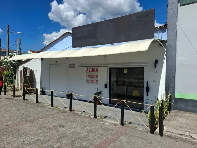 Loja Comercial Laranjeiras Na Avenida Eudes Sherrer