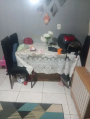 Mesa com 4 cadeiras