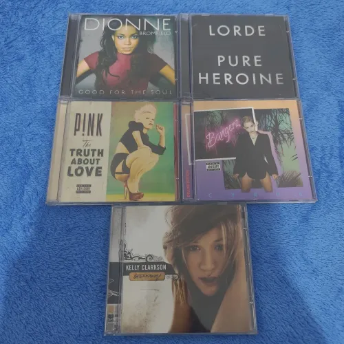 5 CDs POP: Miley Cyrus, Lorde, Kelly Clarkson, Dionne Bromfield, P!nk - Original