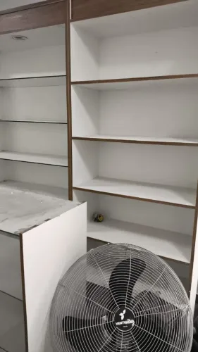 Vitrines e balcão caixa
