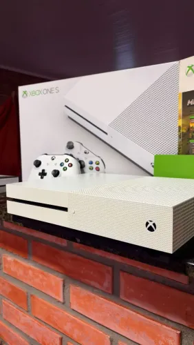 Xbox One S Branco Edição Minecraft + Caixa + Controle + GTA V