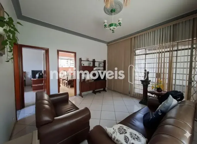 Casa à Venda no Nova Suíça | Lote de 360 m²; com Duas Construções