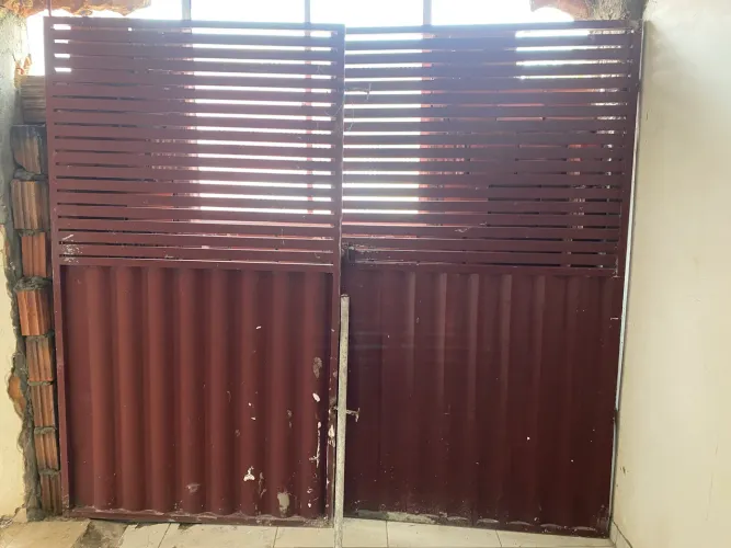 Vendo portão METALON