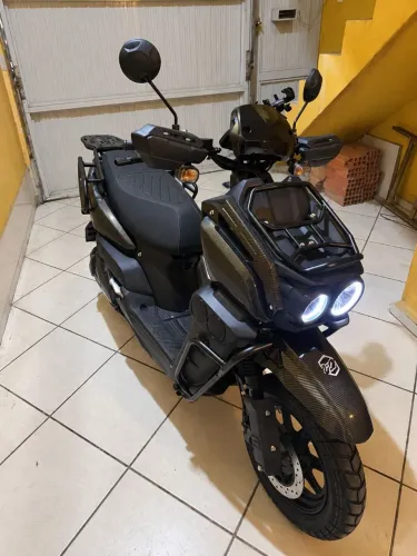 Scooter Elétrica AG11 Tank 1000W Carbono - Nova, 1 Uso + 2 Capacetes