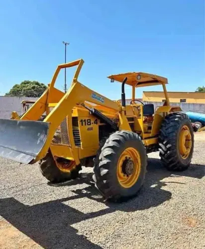 Trator VALMET 118 4×4 1984