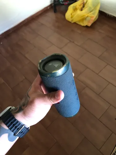 Vendo jbl flip 5 original aprova de água