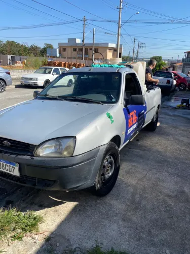 Ford Courier 1.6 L/ 1.6 Flex 2001
