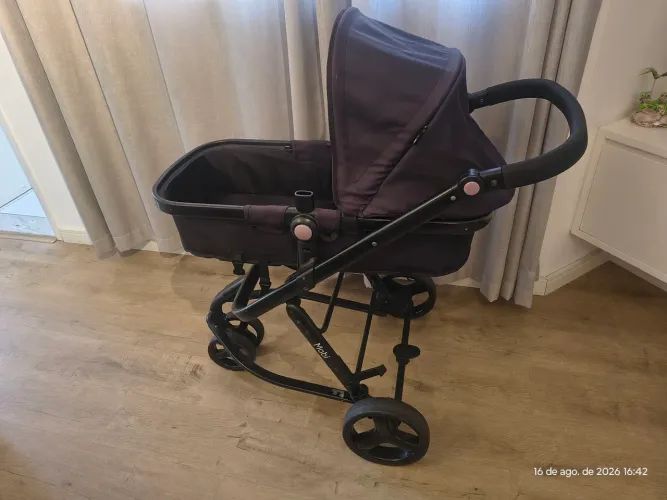 Carrinho de Bebê Safety 1st Mobi com Moisés - Ótimo Estado