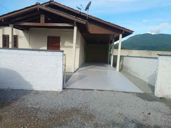 Linda casa no sul do Rio em Santo Amaro da imperatriz com 3 dormitórios