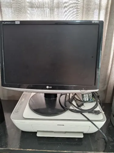 Impressora e monitor para doar