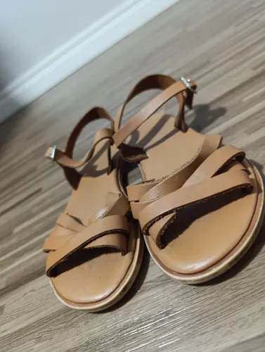 Sandália Zara tamanho 30