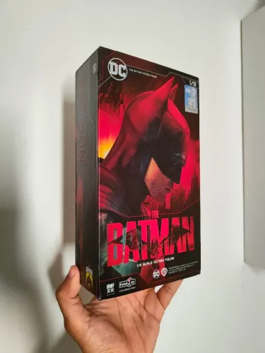 FondJoy The Batman - Batman Robert Pattinson (Original / Versão Regular)