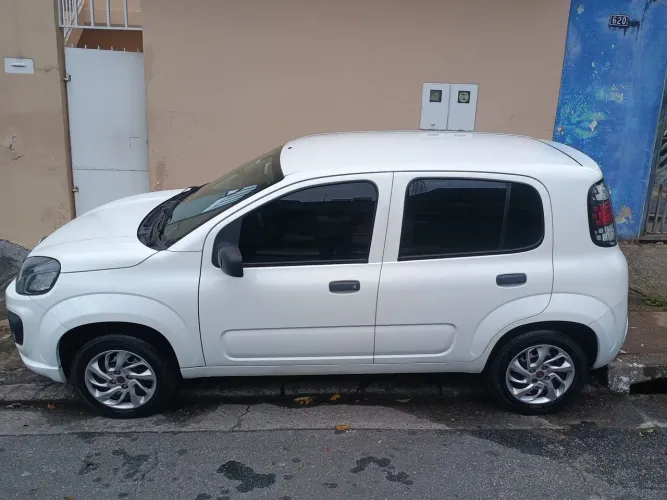 Fiat Uno Attractive 1.0 EVO Fire Flex 8V 5P 2019