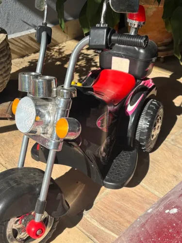 Moto elétrica infantil
