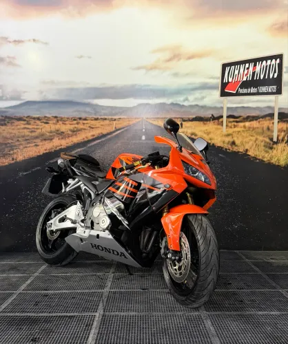 HONDA CBR 600RR 2006 (p/ exigentes)