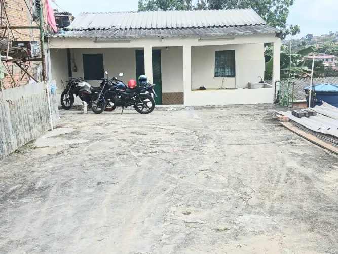 Vendo ou troco uma casa