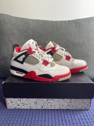 Air Jordan 4 Fire Red