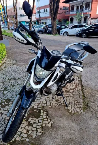 Excelente moto Yamaha Crosser ED