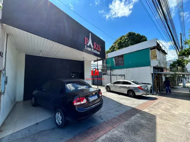 Prédio Comercial 561m² na Chapada - Djalma Batista Com estacionamento próprio Venda