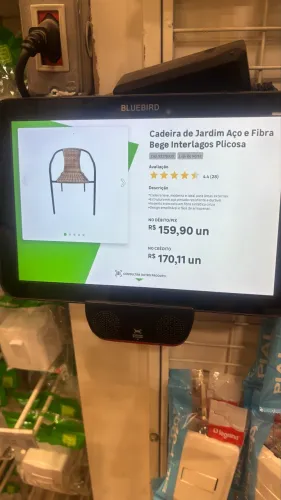 Cadeiras e mesas lacradas - NUNCA USADAS