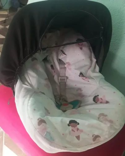 Vendo bebê conforto 