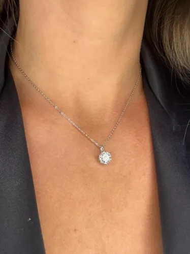 Colar Ponto de Luz com Moissanite