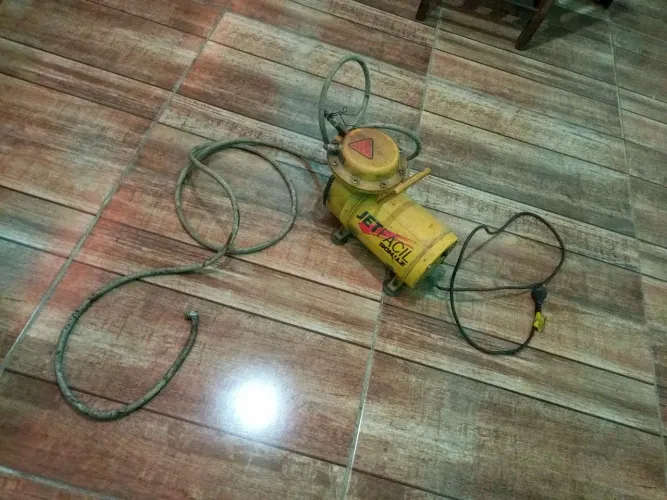 Vendo um compressor de ar direto 450