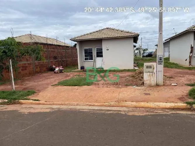 Casa com 2 dormitórios à venda, 43 m² por R$ 106.667,03 - Residencial Jose Bernardes Coelh