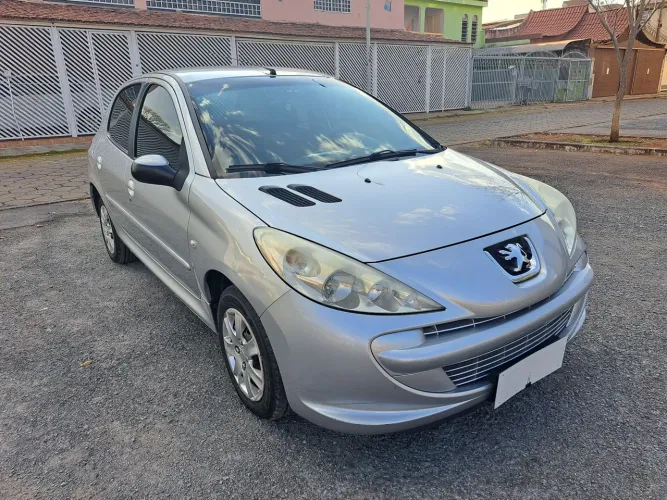 Peugeot 207 XR 1.4 Flex 8V 5P 2012