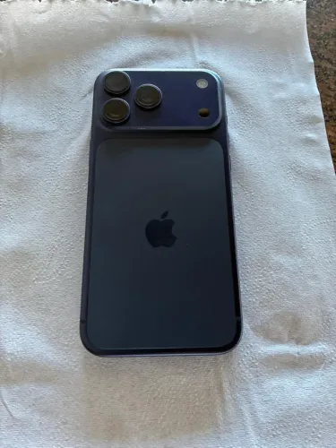 IPhone 17 Pro Max + capa