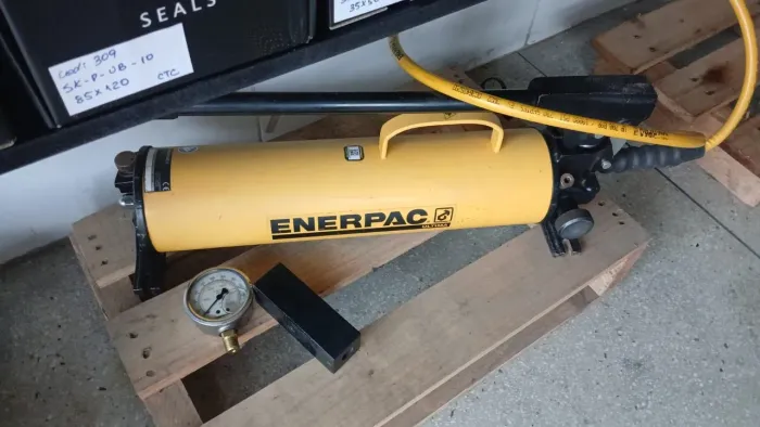 Vendo Bomba Hidráulica Enerparc.