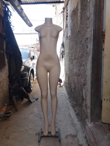 Manequim feminino
