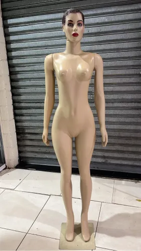 Manequim Feminino Corpo Inteiro