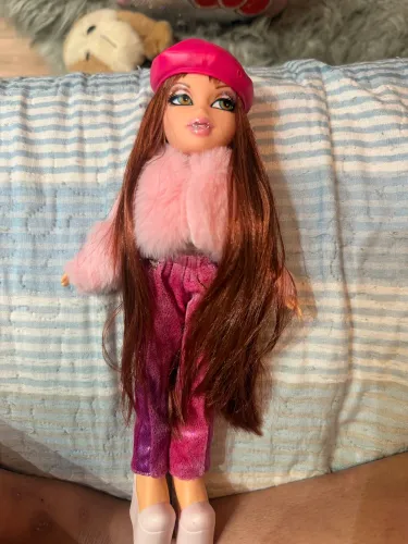 Boneca bratz meygan pink Winter