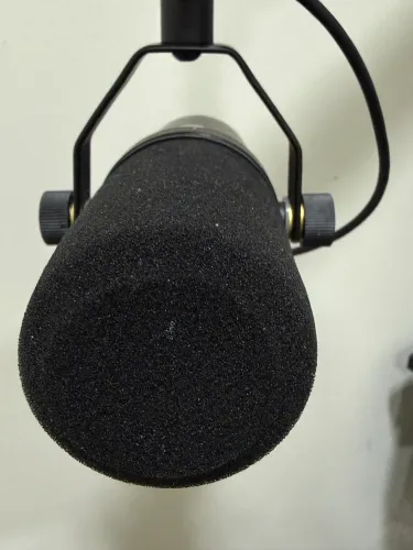 Sm7b + cabo xlr seizi, mic com som muito bom
