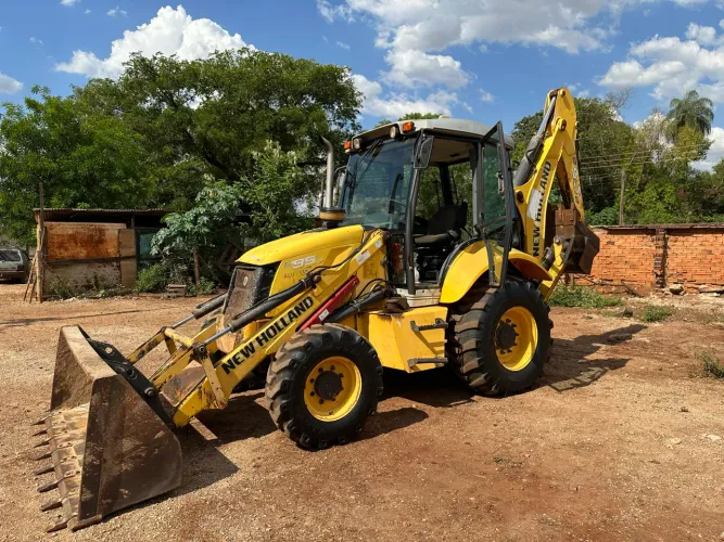Retroescavadeira 4x4 New Holland B95b 2017