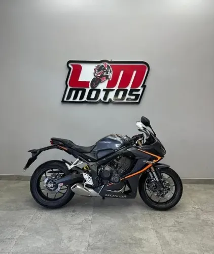 2021 - Honda Cbr 650R - Km; 15.478