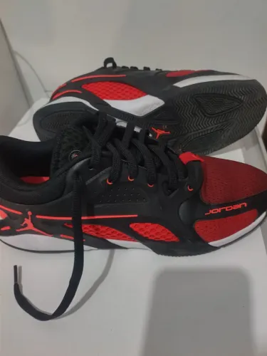 TÊNIS NIKE HEIR JORDAN SEMI-NOVO