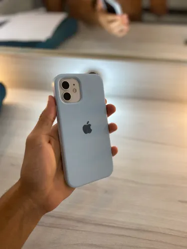 iPhone 12 branco traseira trincada