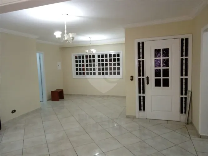 Casa à venda em Águas de São Pedro/SP.
