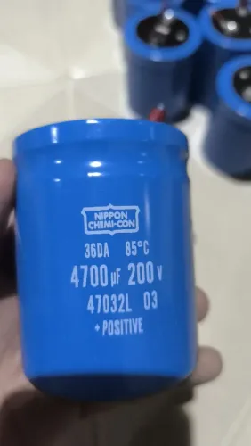 Capacitores de 15000uf e 4700uf