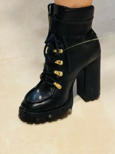 Bota Schutz 