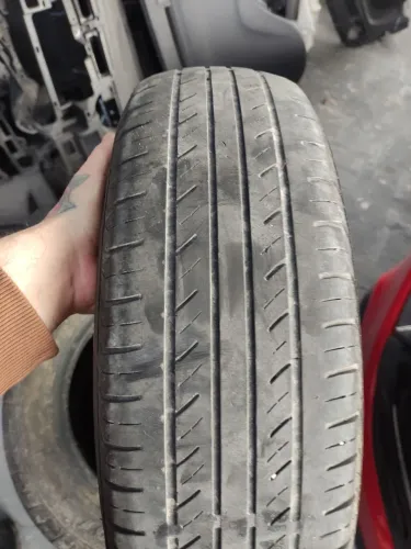 Par de pneus 185/70-R14 -  $125 cada um