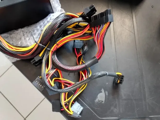 Estou vendendo Fonte GT Goldentec funcionando perfeitamente