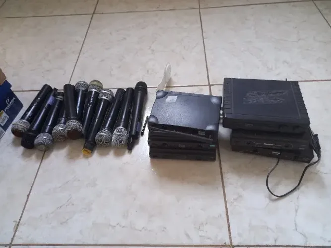 Mesa Oneal OMX 6 + Microfones Sem Fio e Receptores ( No estado )